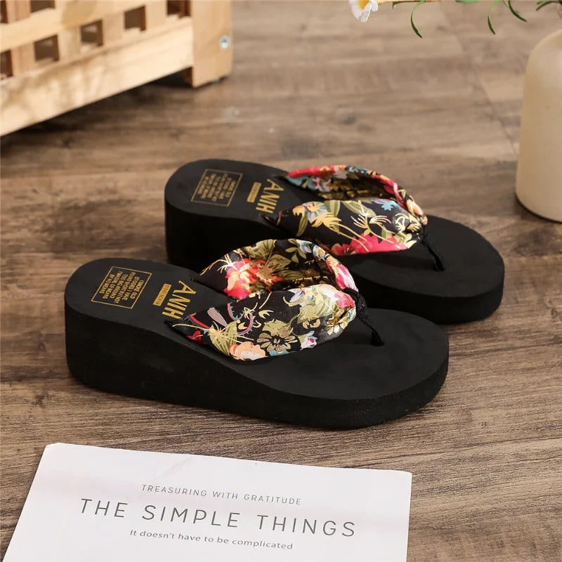 Sandália Plataforma Flip Flop Floral Feminina